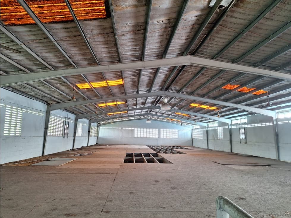 Venta de Galera de 1.664 mts de Terreno en Rio Abajo — foto 1