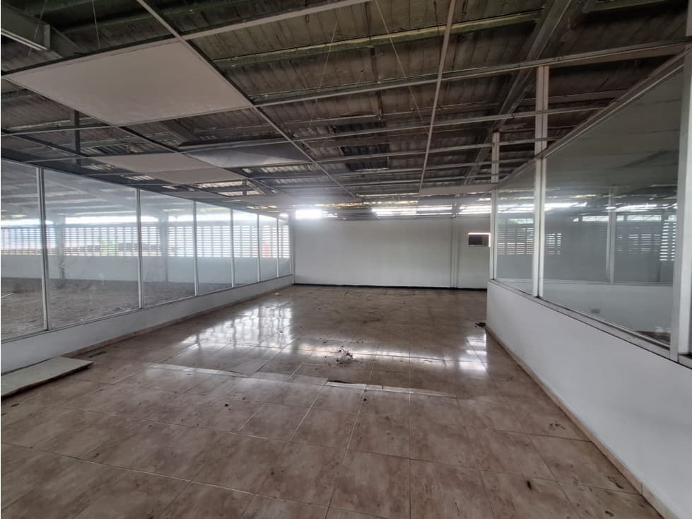 Venta de Galera de 1.664 mts de Terreno en Rio Abajo — foto 5