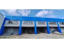 Venta de Galera de 2.200 metros en Parque Industrial de Las Américas