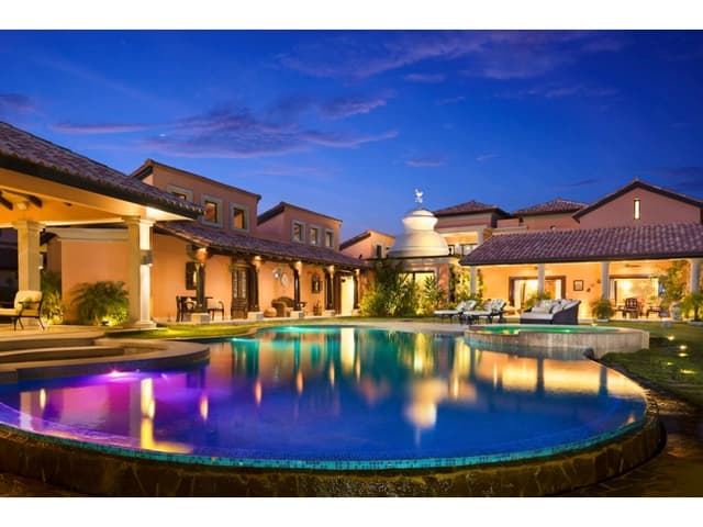 Residencia de Lujo en Buenaventura | Piscina Privada