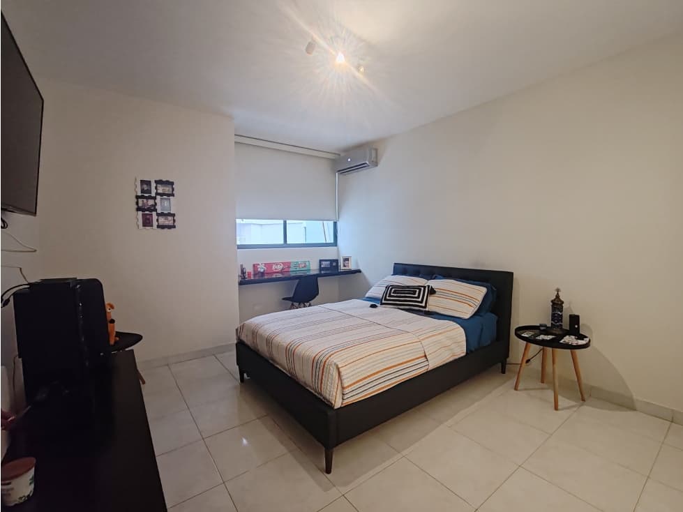SE ALQUILA APARTAMENTO EN MARBELLA CON VISTA AL MAR — foto 2