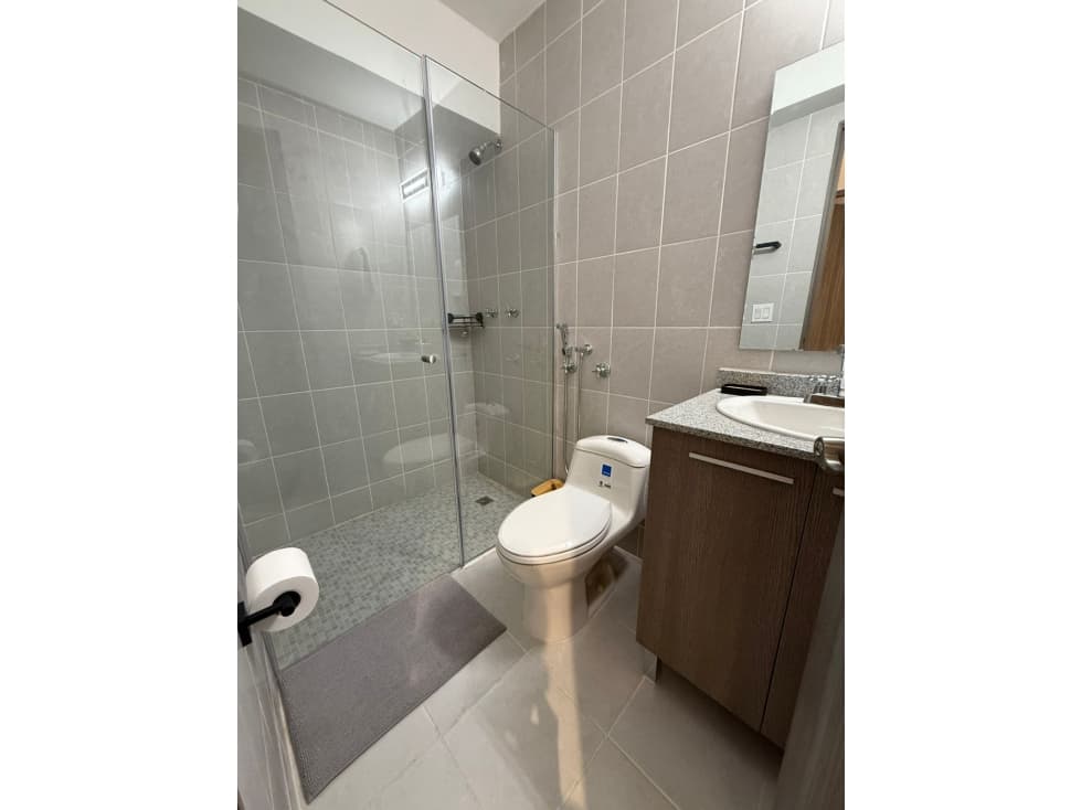 ALQUILER DE APARTAMENTO AMOBLADO FRENTE AL PARQUE OMAR — foto 6
