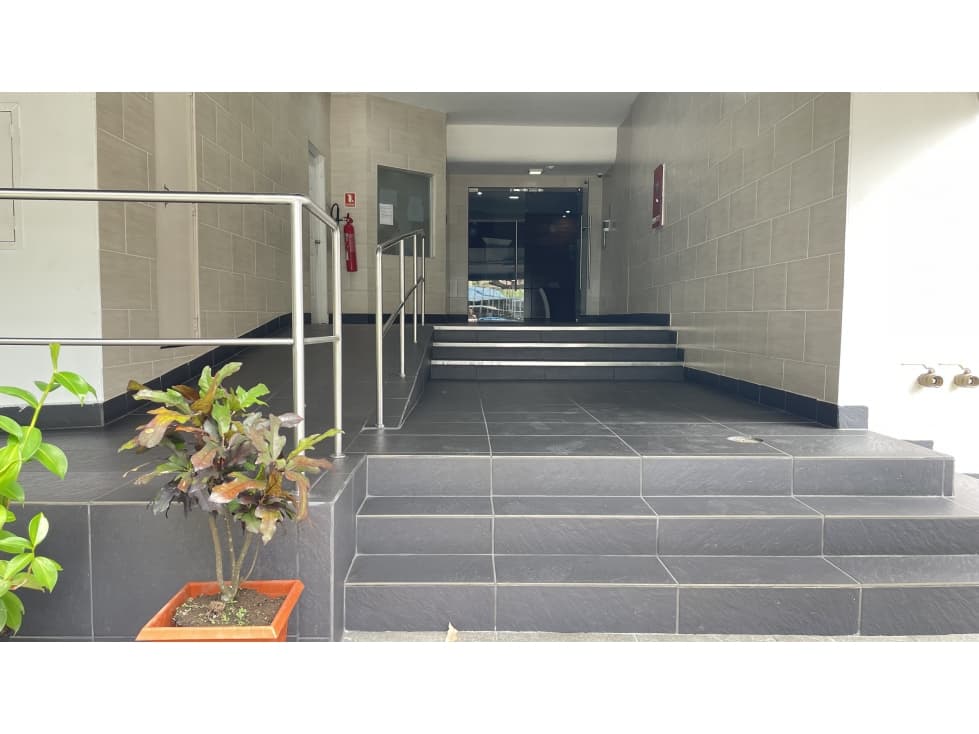 Venta ó alquiler de oficina, PH Molón Tower — foto 2