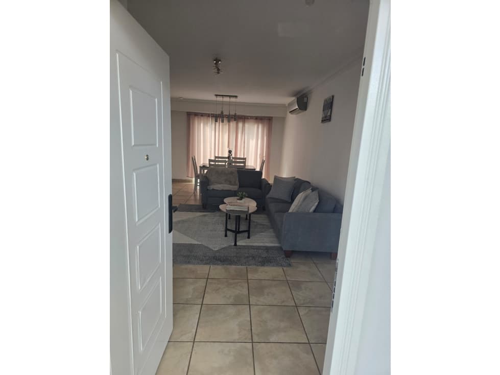 ALQUILER DE CASA EN BRISAS DEL GOLF PH EVEREST — foto 3