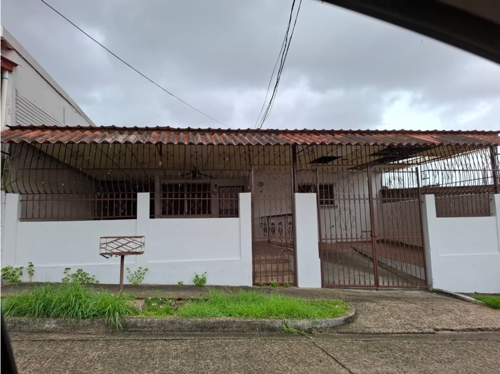 VENTA DE CASA EN ALTOS DE LA PULIDA — foto 1