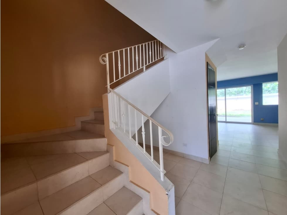 VENTA CASA EN BRISAS DEL GOLF PH VILLA TIBER — foto 2