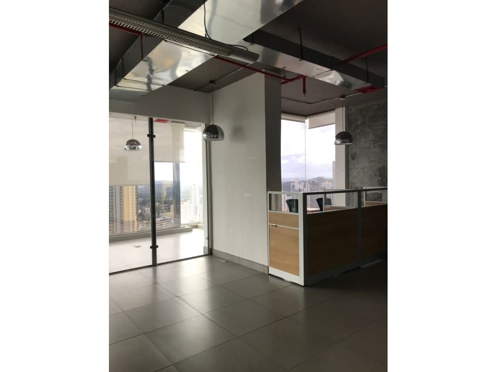 VENTA DE OFICINA EN OBARRIO TWIST TOWER — foto 3