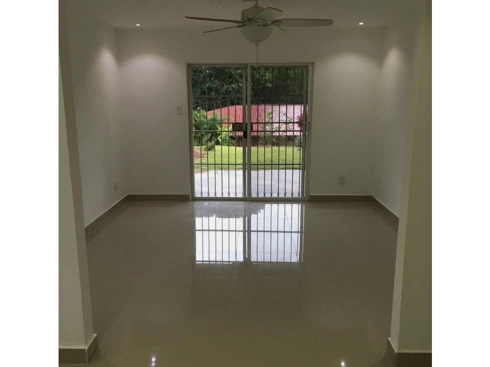 ALQUILER DE CASA EN CLAYTON — foto 2
