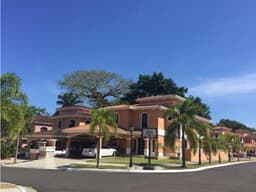 VENTA Y ALQUILER DE CASA EN CLAYTON VILLAGE