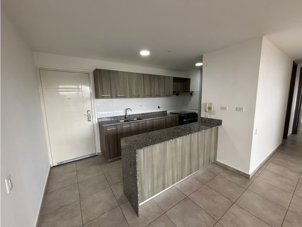 VENTA APARTAMENTO EN BRISAS DEL GOLF PH HACIENDA GOLF — foto 2