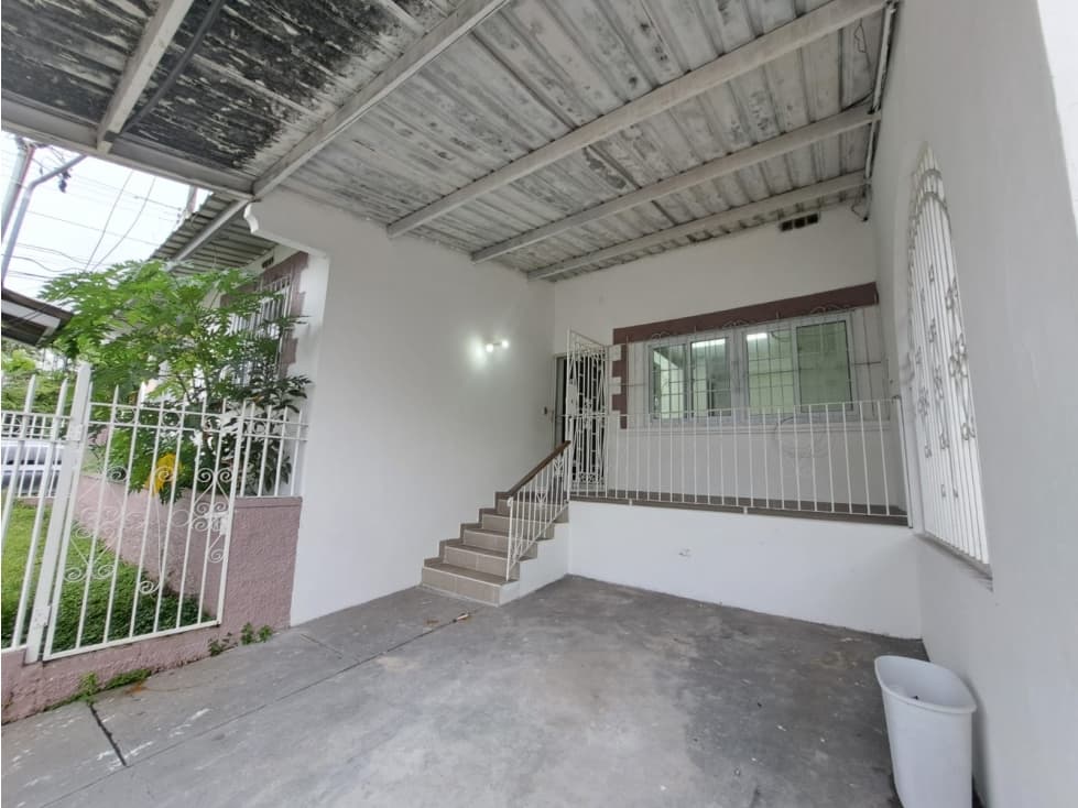 ALQUILER CASA COMERCIAL EN EL DORADO MB — foto 1