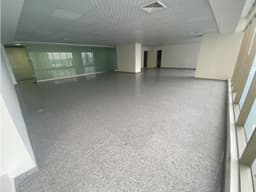 ALQUILER OFICINA AMPLIA SIN DIVISIONES AVENIDA BALBOA TORRE BICSA