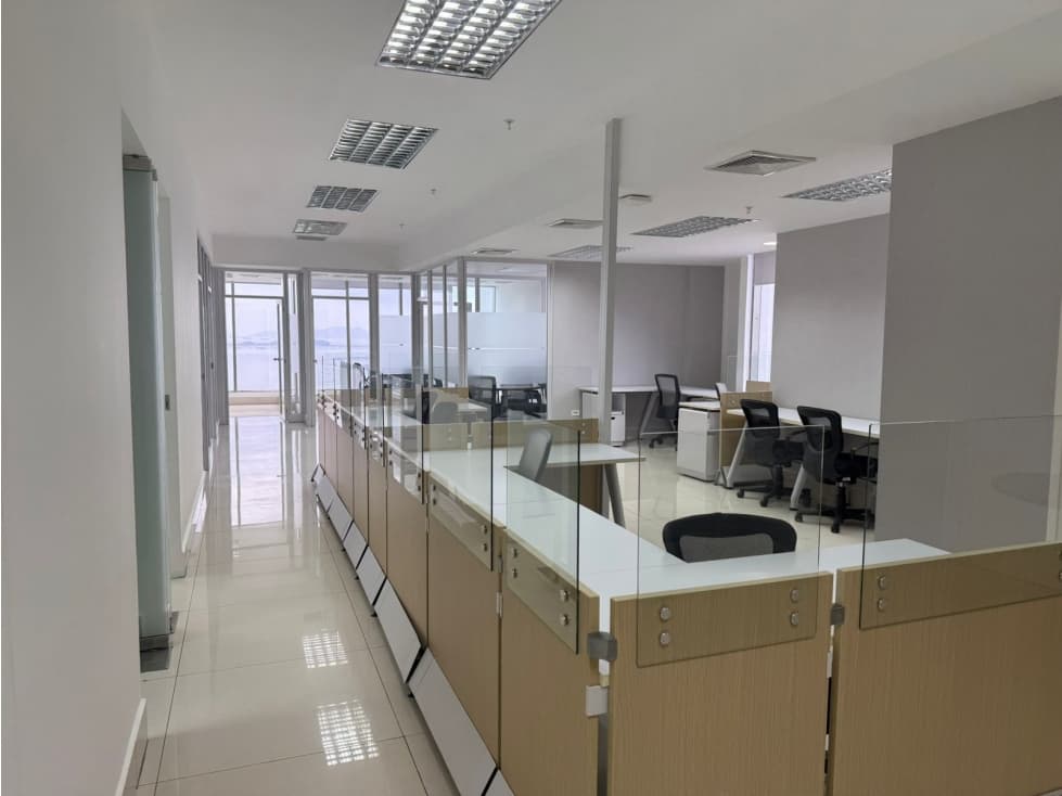 ALQUILER OFICINA AMOBLADA EN AVENIDA BALBOA TORRE BICSA — foto 3