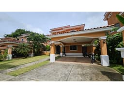 SE ALQUILA CASA CON JARDIN EN CLAYTON VILLAGE MB