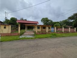 Casa Venta En Los Algarrobos a lado del Complejo Deportivo