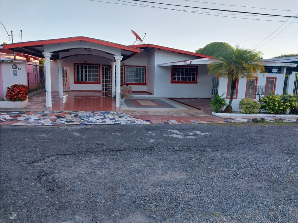 Casa en Venta en La Arboleda Primera Etapa — foto 2
