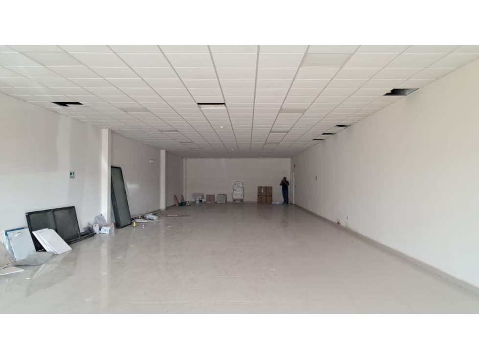 Local Comercial en Plaza Doleguita — foto 2