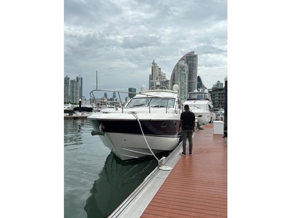 YATE CON MUELLE EN OCEAN REEF — foto 1