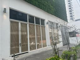 Alquiler de Local Comercial en PH 43 GV Bella Vista