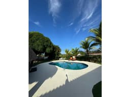 Casa en Venta en Coronado con 3,000 m², Piscina y Amplio Jardín
