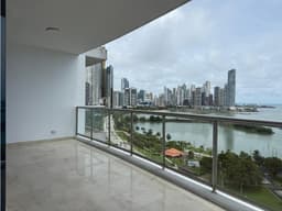 Venta de Apartamento en PH Sky Avenida Balboa