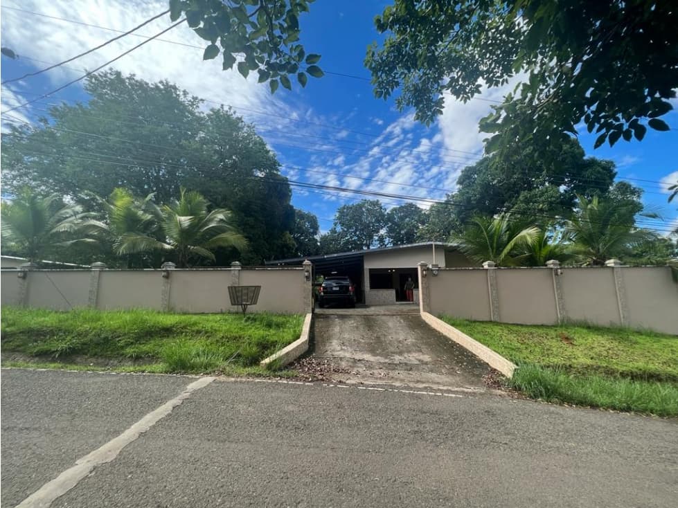 Venta de Casa con Amplio Terreno en Vista Alegre, Arraiján — foto 1