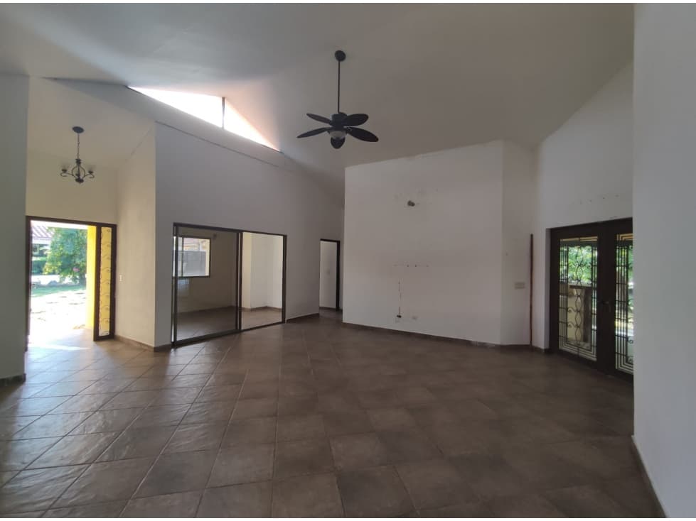 Venta de Casa con Piscina en Coronado Remate Bancario — foto 5