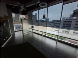 VENTA DE OFICINA 115 M2 EN PH MOLON TOWER AMPLIO ESPACIO-BELLA VISTA
