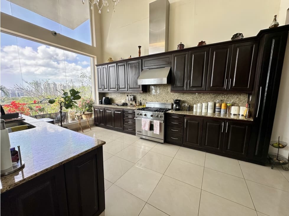 Se vende mansión en Altos de Panamá — foto 3