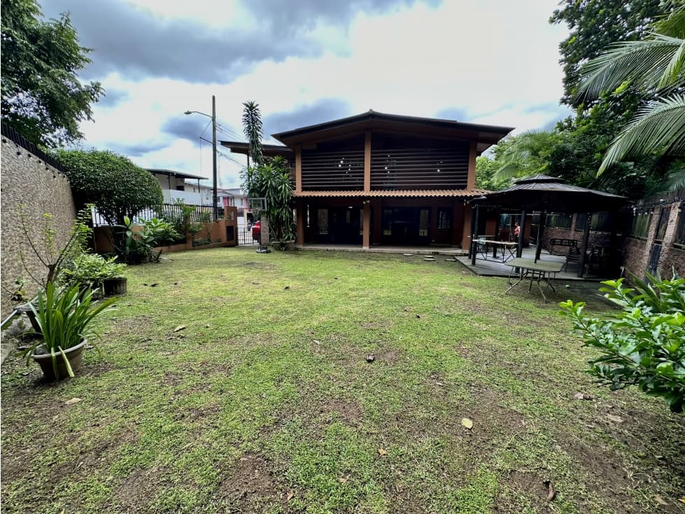 Se vende casa con patio en Condado del Rey — foto 5