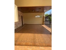 Casa en Alquiler en La Alameda | Amplia y Disponible Inmediatamente