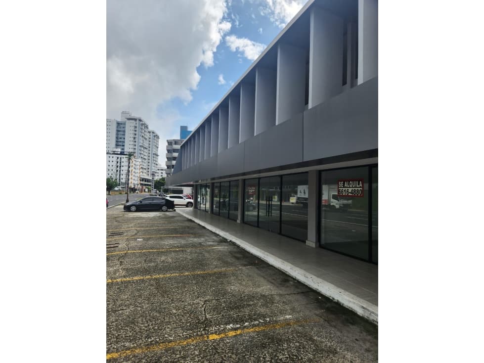 Local comercial de 335 m² en La Cresta Plaza moderna — foto 3
