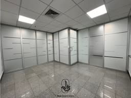 VENDO OFICINA EN TORRE LAS AMERICAS CON DIVISIONES - SG