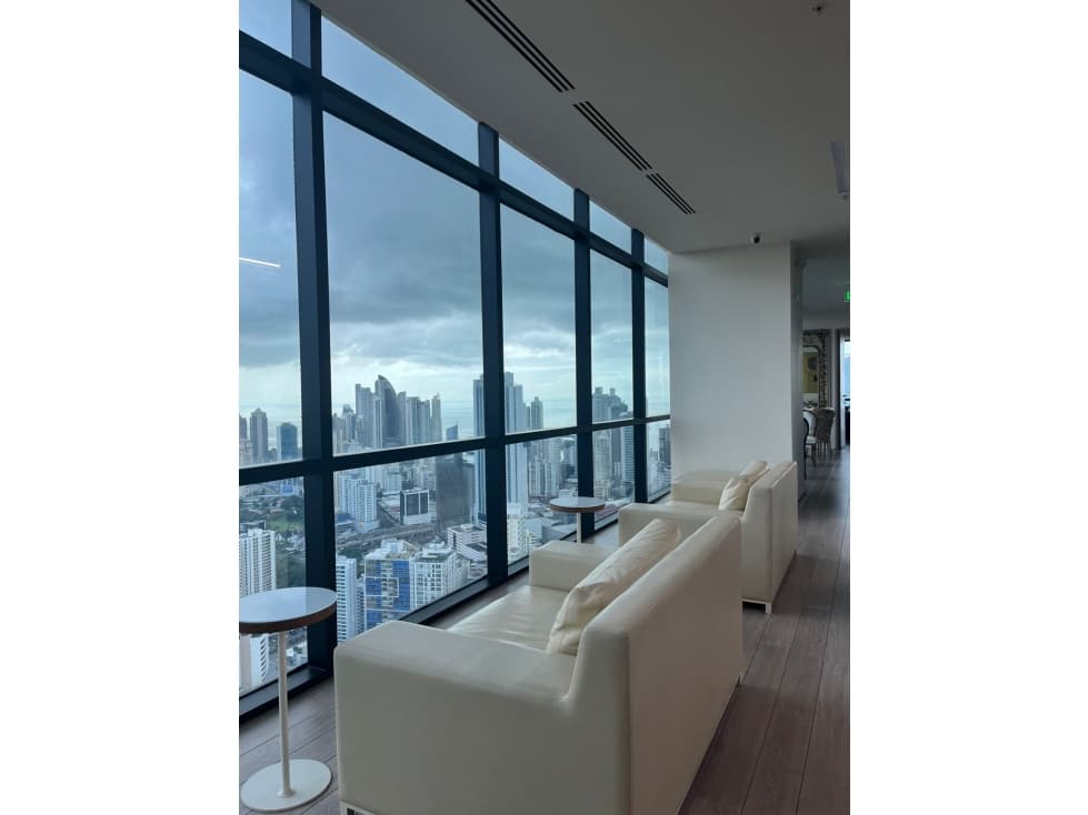 Oficina Amoblada en Venta | Tower Bank — foto 1