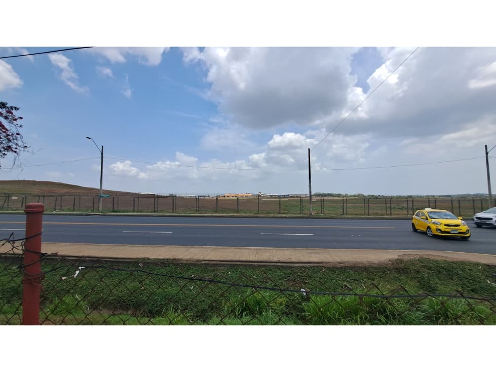 Venta de casa con terreno en Tocumen — foto 1