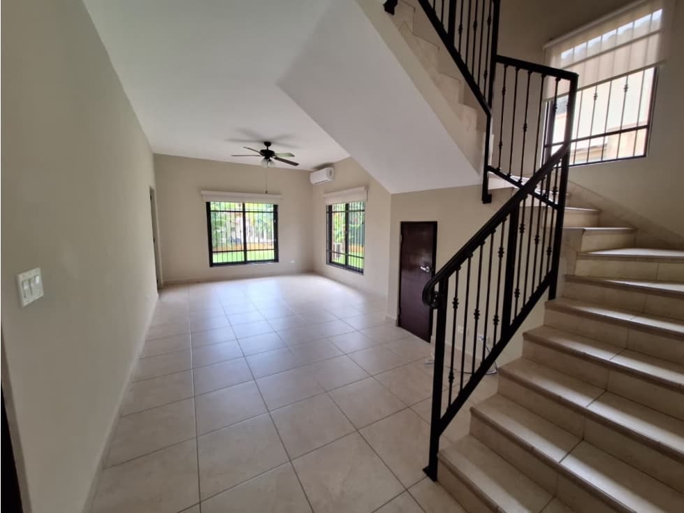 Se vende casa en Embassy Club — foto 1