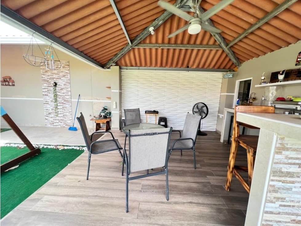VENTA DE CASA EN ARRAIJAN, LAGO EMPERADOR — foto 3