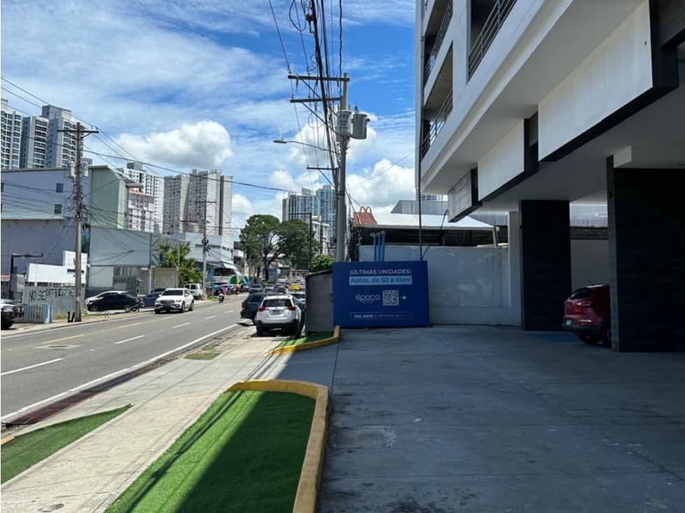 Alquiler de Local Comercial en PH Epoca, Parque Lefevre — foto 1