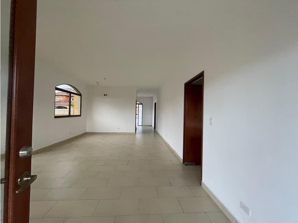 Venta de Casa en Residencial el Doral, Costa Sur — foto 4