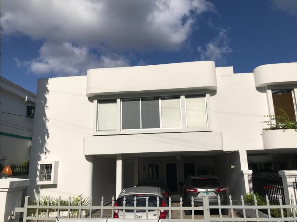 VENTA DE CASA DUPLEX EN OBARRIO — foto 1