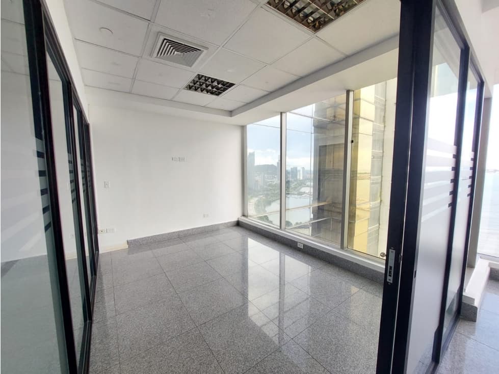 Se Alquila Oficina torre Bicsa Esquina Av.Balboa — foto 4