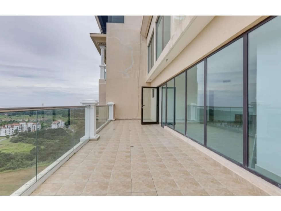 VENTA DE PENTHOUSE JUNIOR, SAN CARLOS, PH LAS OLAS II — foto 1