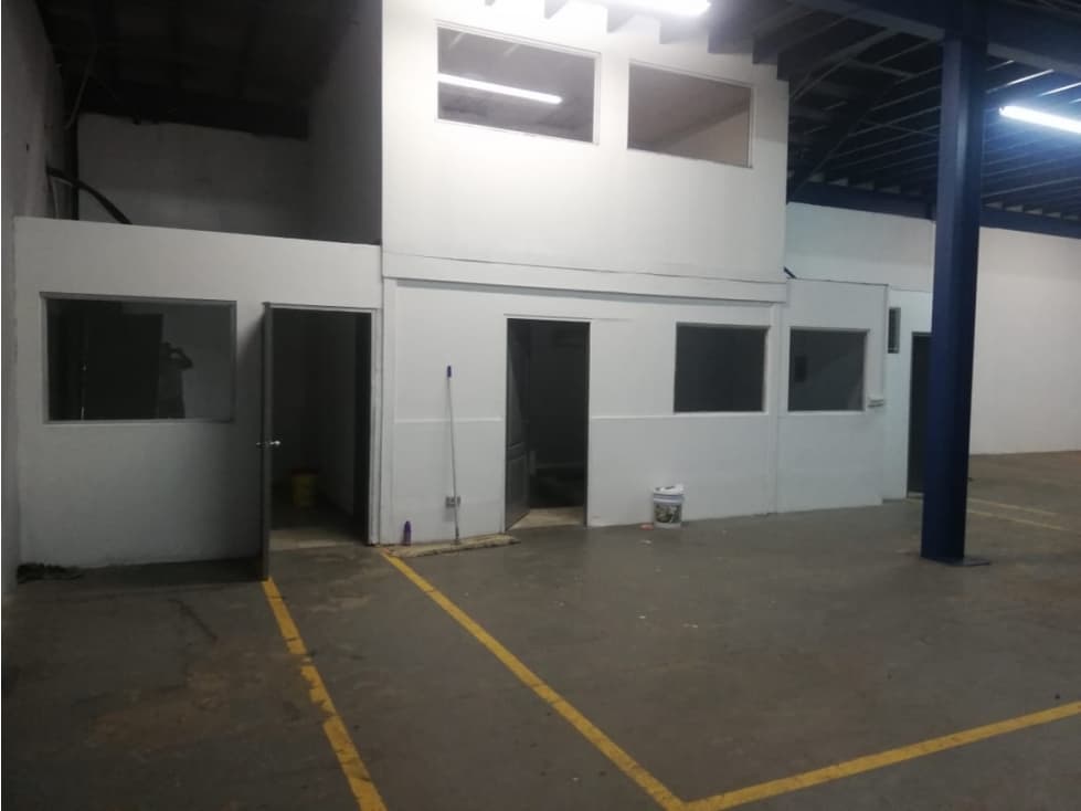 ALQUILER GALERA EN SAN MIGUELITO — foto 5