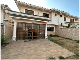 VENTA DE CASA EN VILLA DE LAS FUENTES, URBANIZACION CORONADO GARDEN