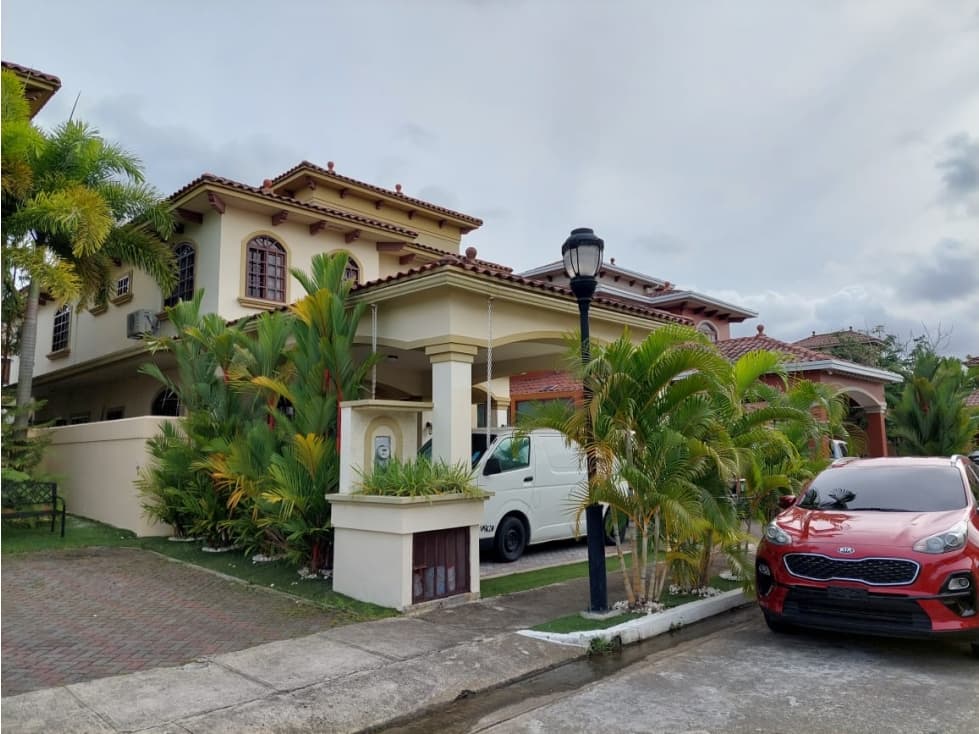 Venta de Casa en Residencial El Doral, Costa Sur — foto 2