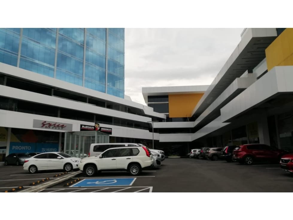 ALQUILER LOCAL COMERCIAL VIA BRASIL — foto 1