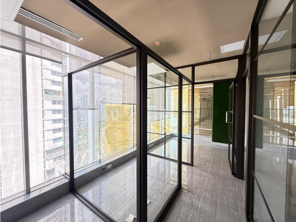 Alquiler de Oficina en Torre Bicsa, Av. Balboa — foto 1