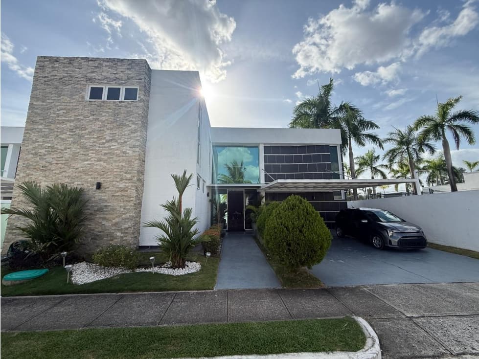 Venta de Casa en Costa Esmeralda, Costa Sur — foto 1