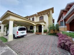 Se Vende Casa en Costa Sur, Residencial El Doral