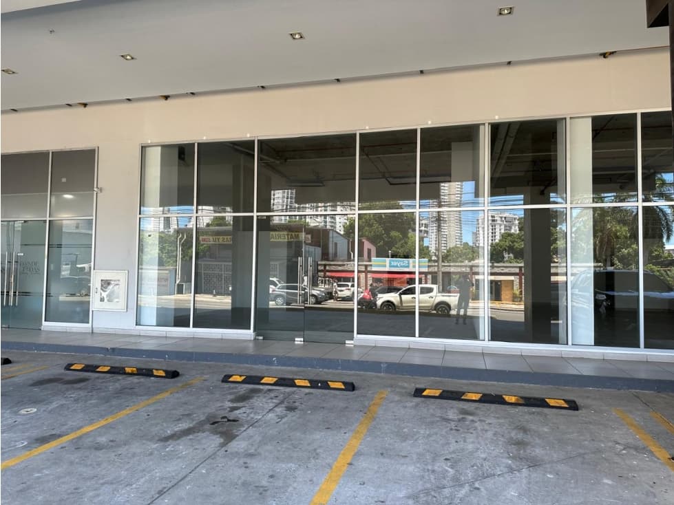 Alquiler de Local Comercial en PH Epoca, Parque Lefevre — foto 3